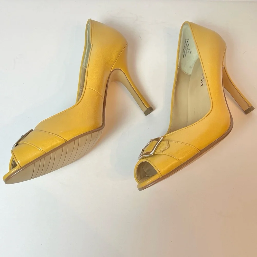 KAREN SCOTT BUCKLE DETAIL PEEP TOE HEELS